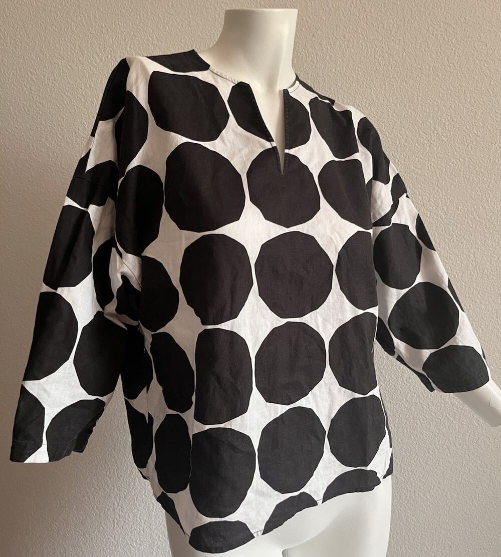 Marimekko x Uniqlo Kivet Linen Cotton Top Black White Geometric Dot Print Medium